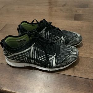 Nike free runs size 6.5